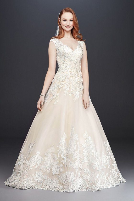 Scalloped V-Neck Lace and Tulle Wedding Dress Collection WG3850 [WG3850]
