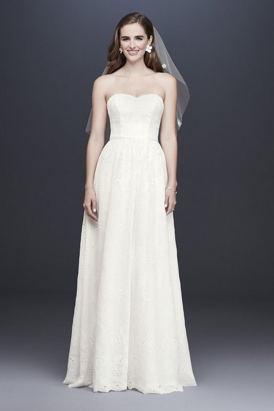 Strapless Sweetheart Neckline Long A-line Lace Wedding Dress WG3929