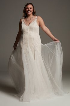 Plunging Tulle Plus Wedding Dress Overdress 8VW351563