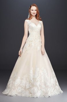 Scalloped V-Neck Lace and Tulle Wedding Dress Collection WG3850