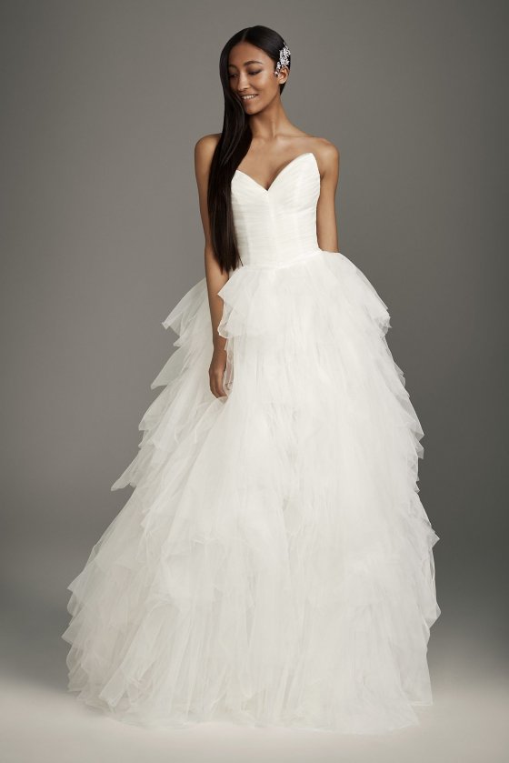 Peaked Sweetheart Tulle Ball Gown Wedding Dress VW351485