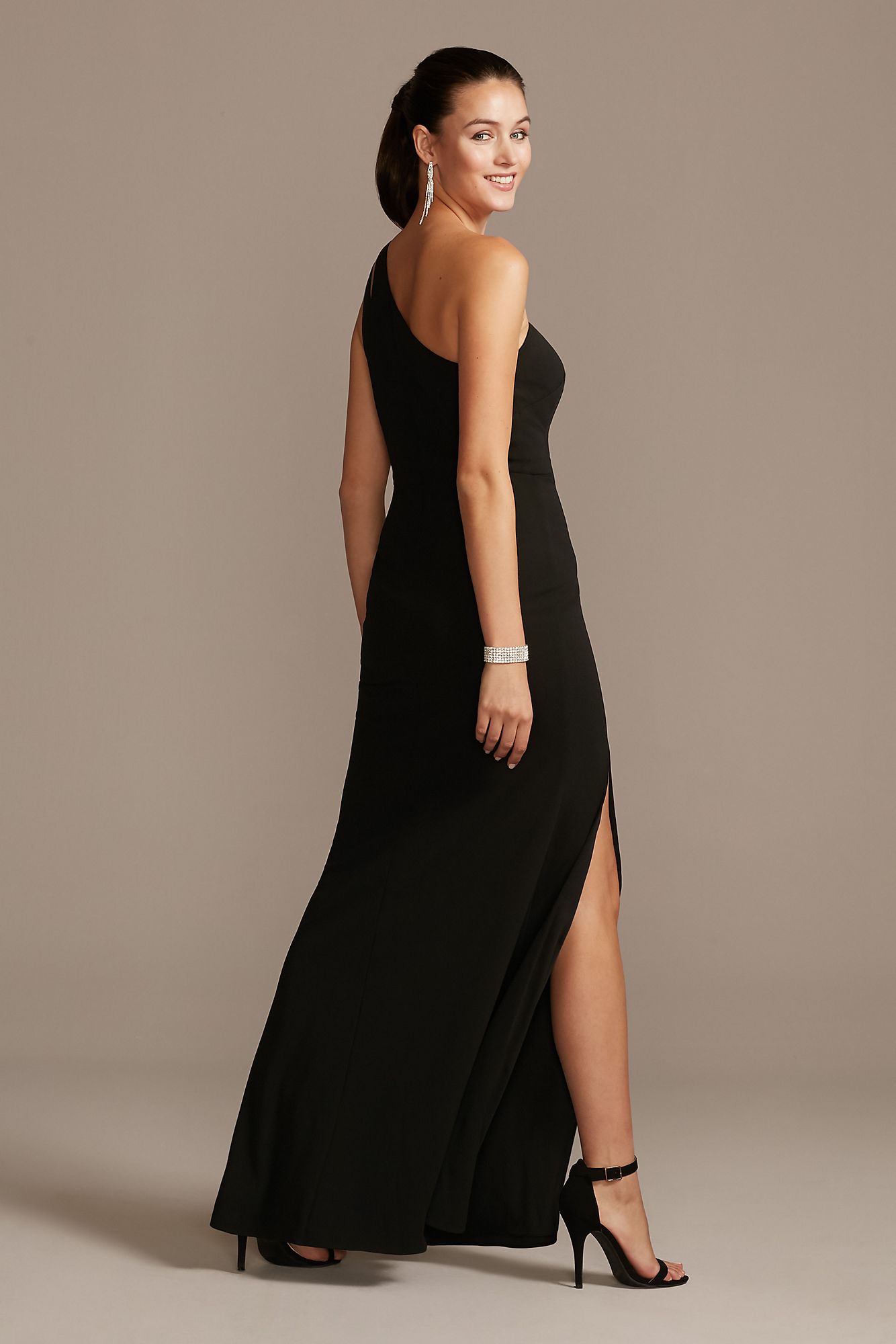 Cutout One-Shoulder Crepe Gown with Skirt Slit WBM2061