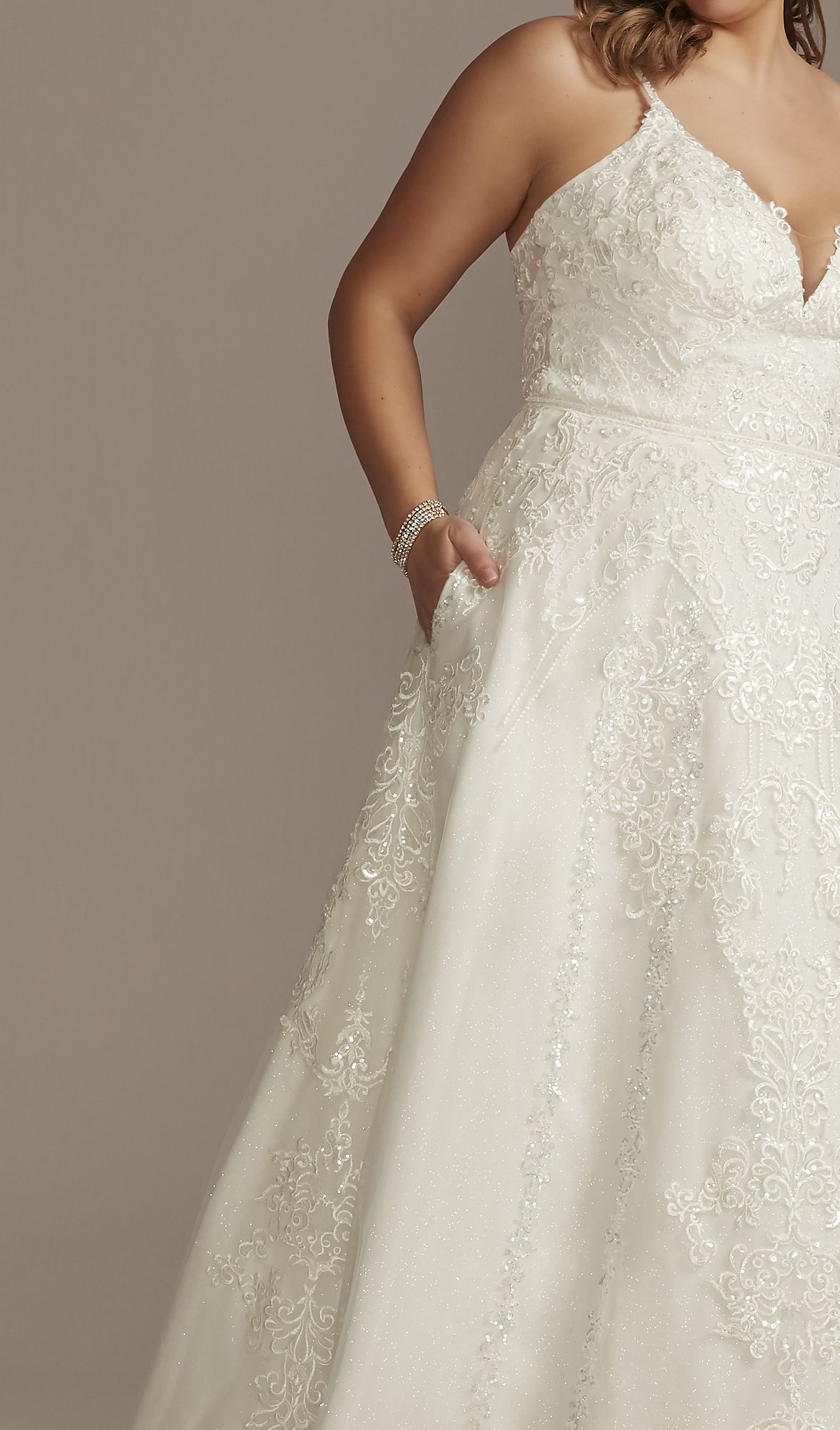 Lace Applique Tulle Plus Size Wedding Dress Oleg Cassini 8CWG905