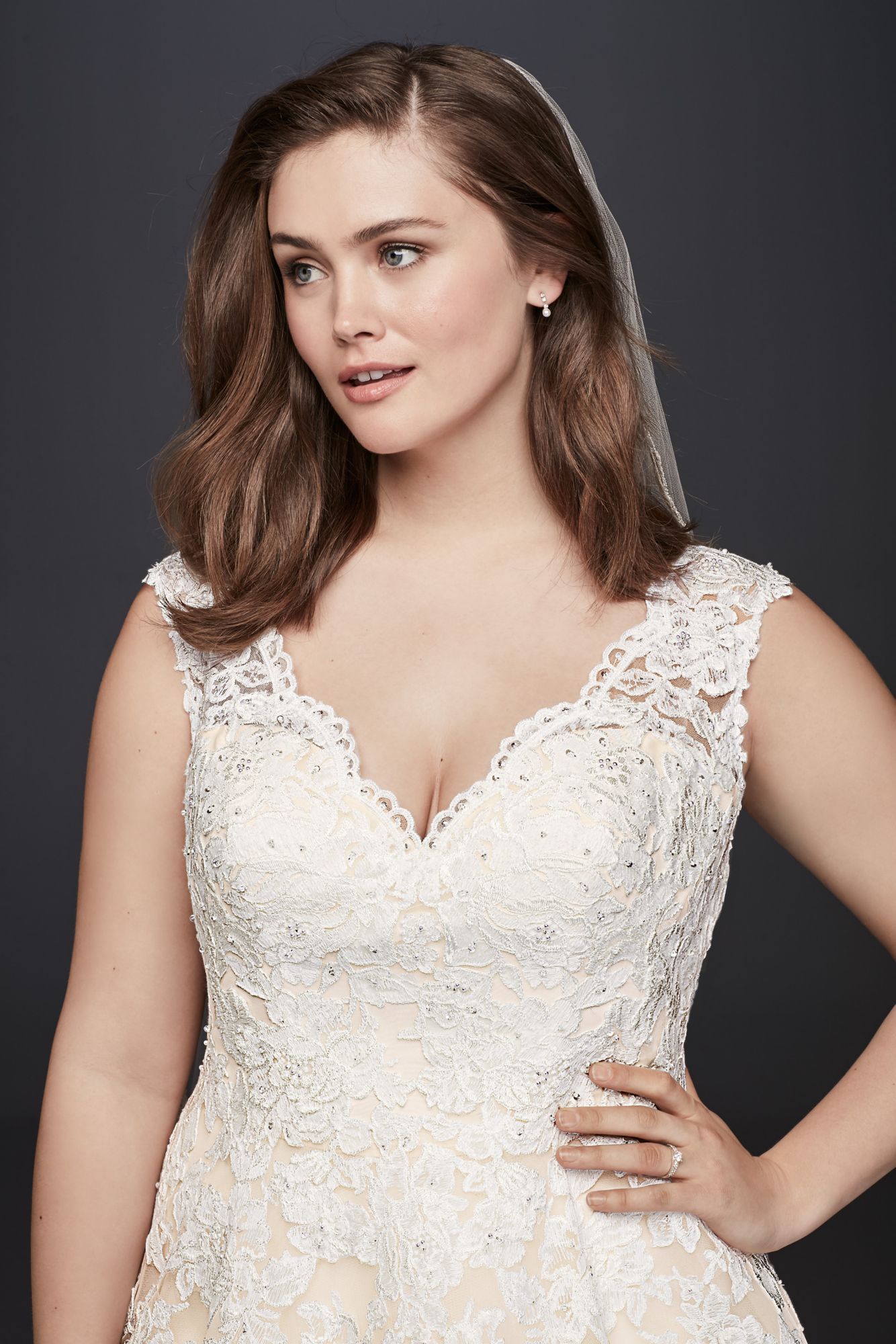 Scalloped Lace and Tulle Petite 7WG3850 Wedding Dress
